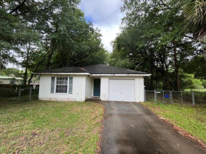8620 Sibbald Rd, Investor Ready Property in Jacksonville